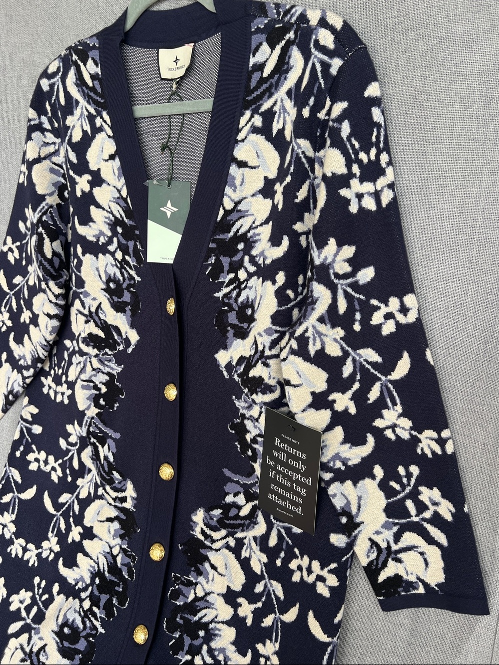 Tuckernuck Floral Horizon Knit Jacquard Cardigan floral navy cream size M - Picture 15 of 17